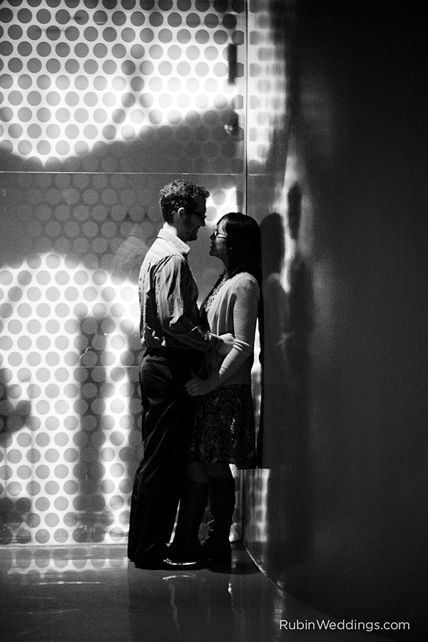 Downtown-Seattle-Library-Photos-Engagement-Photography0001