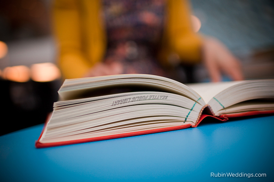 Downtown-Seattle-Library-Photos-Engagement-Photography0013