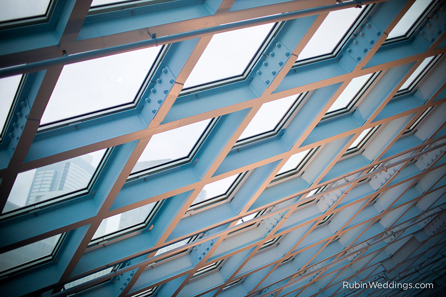 Downtown-Seattle-Library-Photos-Engagement-Photography0015