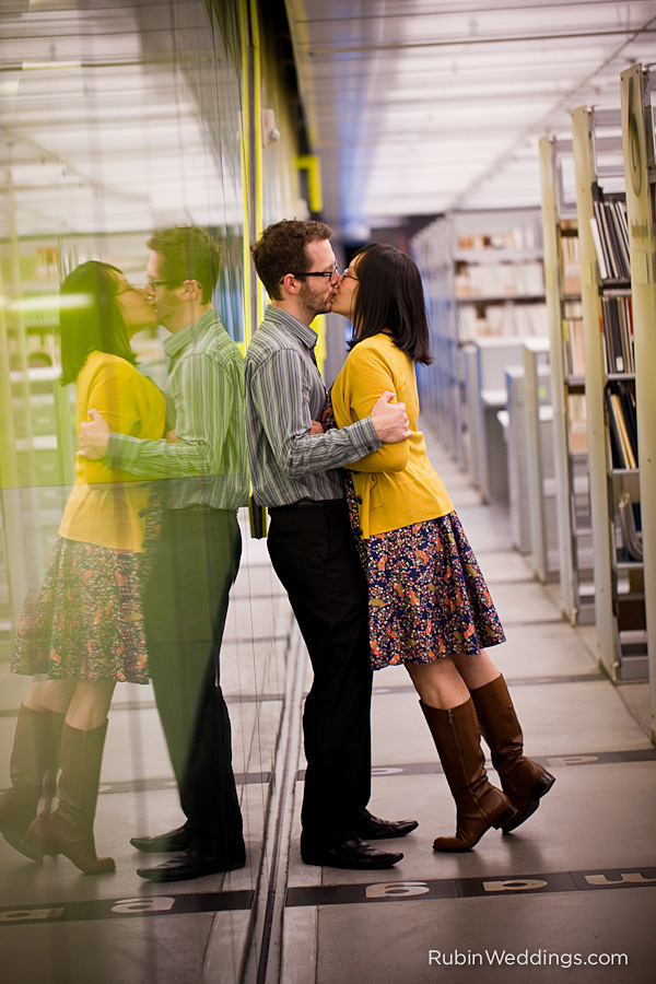 Downtown-Seattle-Library-Photos-Engagement-Photography0018
