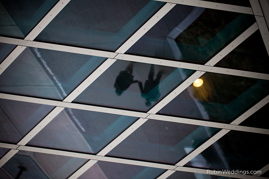Downtown-Seattle-Library-Photos-Engagement-Photography0025