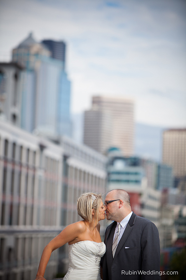 Downtown-Seattle-Olympic-Sculpture-Park-Wedding-Photography021
