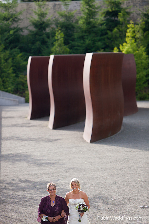 Downtown-Seattle-Olympic-Sculpture-Park-Wedding-Photography029