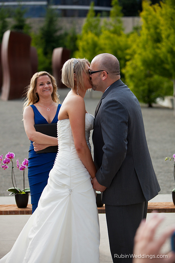 Downtown-Seattle-Olympic-Sculpture-Park-Wedding-Photography036